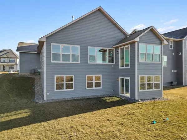 10148 Shadyview LN N, Maple Grove, MN 55311