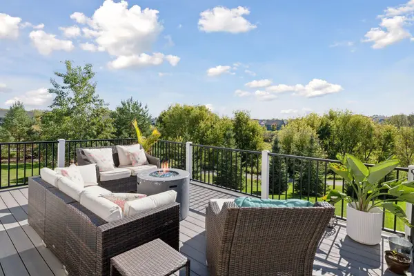 2487 Woods DR, Victoria, MN 55386