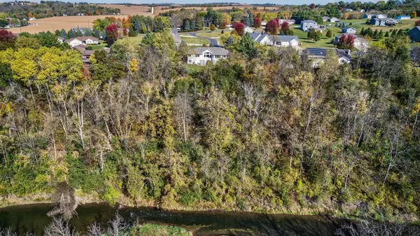 907 River Bluff RD SE, Mazeppa, MN 55956