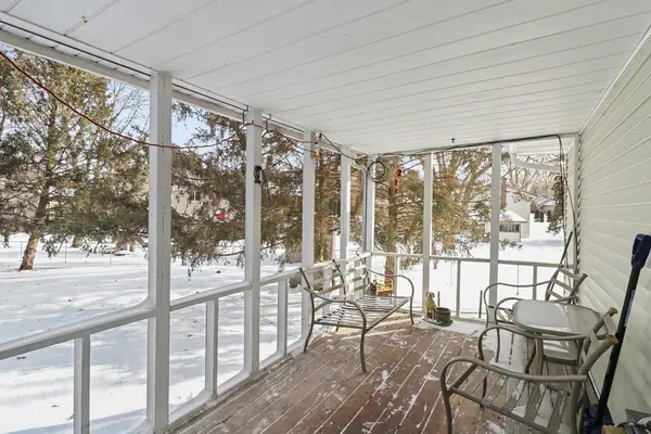 211 Meadow LN, New Prague, MN 56071