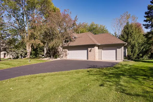 1283 Donegal Bay, Woodbury, MN 55125