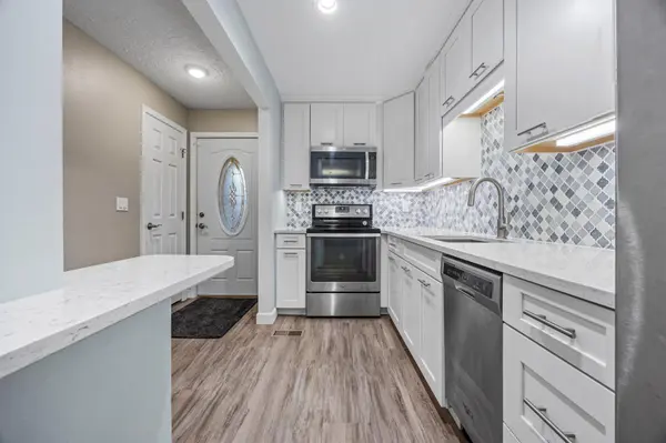 1701 42nd ST S, Fargo, ND 58103