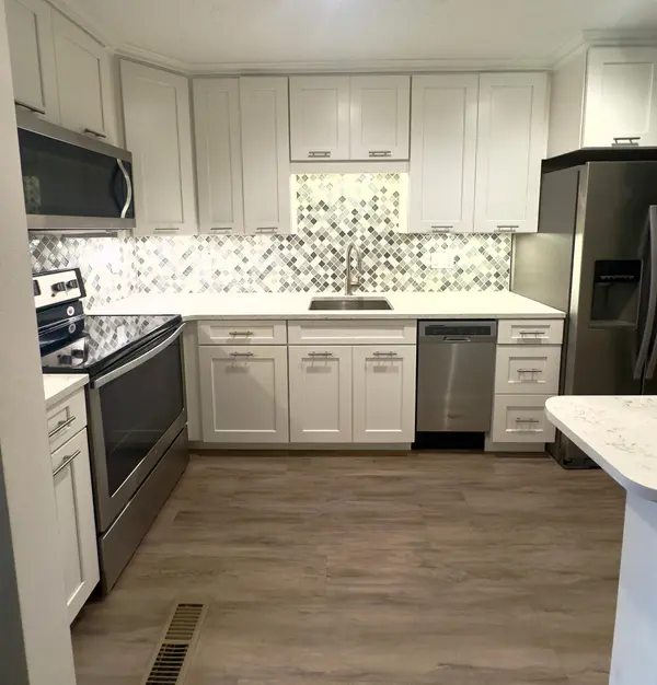 1701 42nd ST S, Fargo, ND 58103