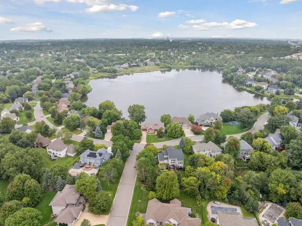 8310 Marsh Creek RD, Woodbury, MN 55125