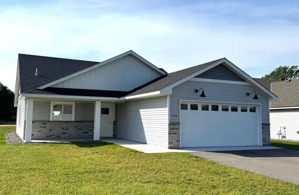 1710 Maple Leaf LN,  Litchfield,  MN 55355