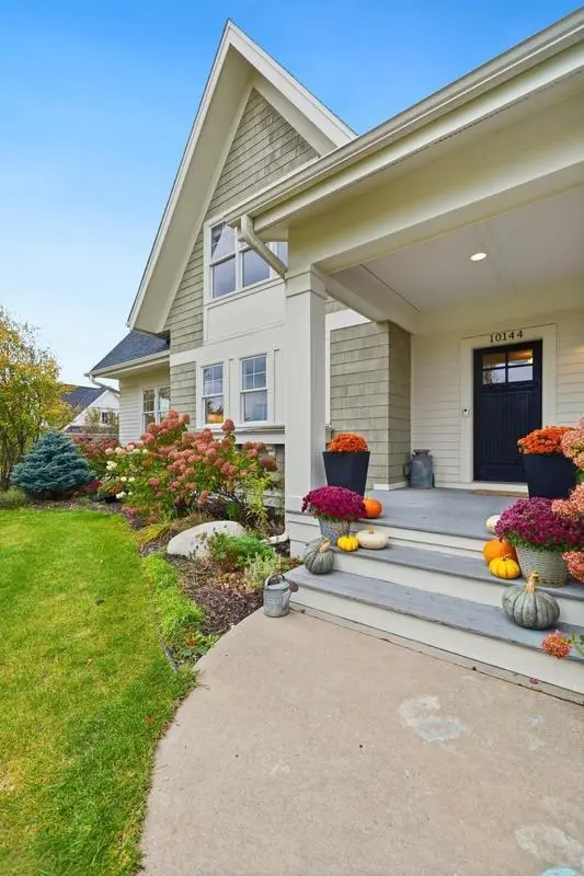 10144 Tapestry HL, Lake Elmo, MN 55042