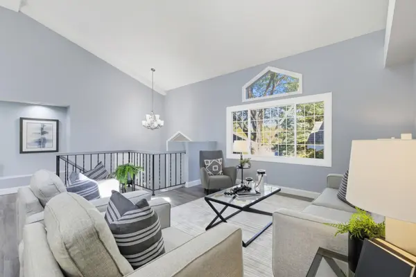 3875 Niagara LN N, Plymouth, MN 55446