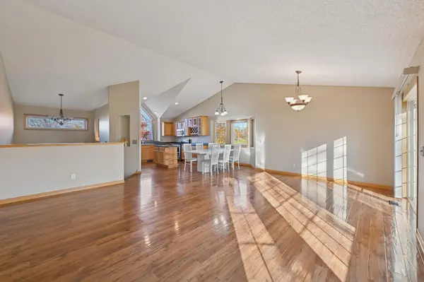 452 Park CIR, Norwood Young America, MN 55368