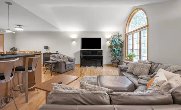 2930 Desoto ST, Little Canada, MN 55117