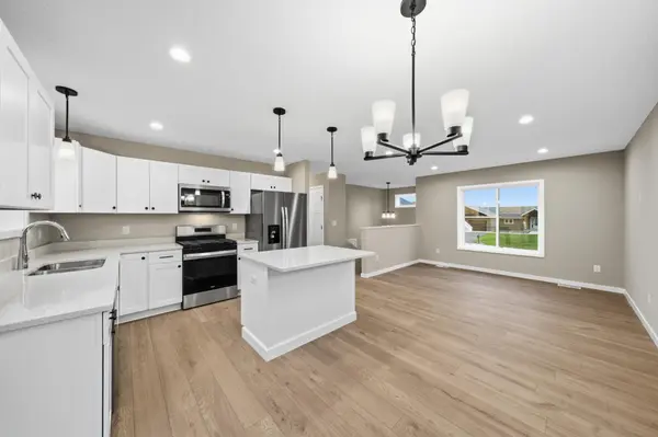 256 Dakota AVE, Roberts, WI 54023