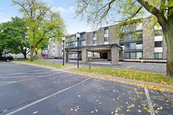 1101 Sibley Memorial HWY #303, Saint Paul, MN 55118