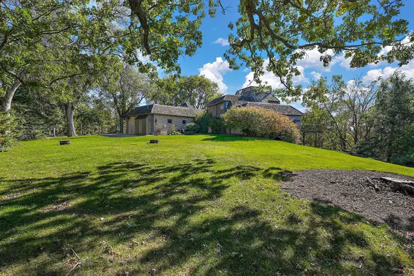 10901 Riverview RD, Eden Prairie, MN 55347