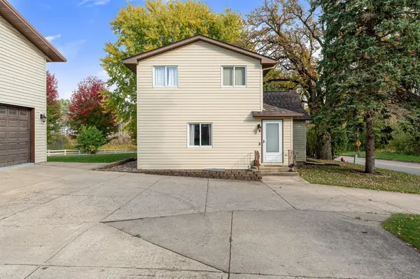 1130 E School ST, Owatonna, MN 55060