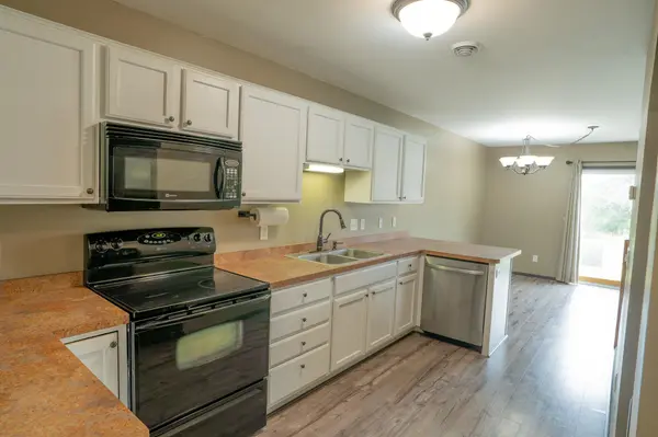3512 Sterling Heights DR #J, River Falls, WI 54022