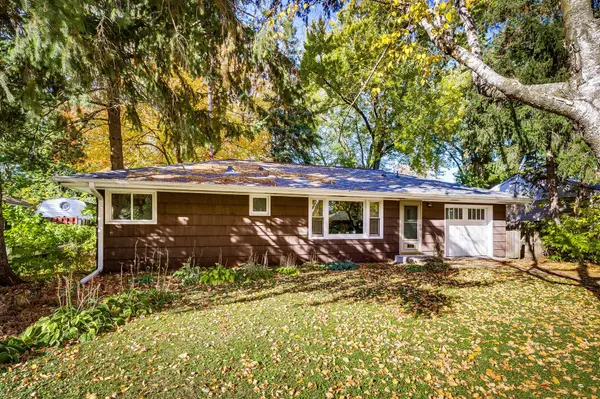 1953 Tatum ST, Roseville, MN 55113