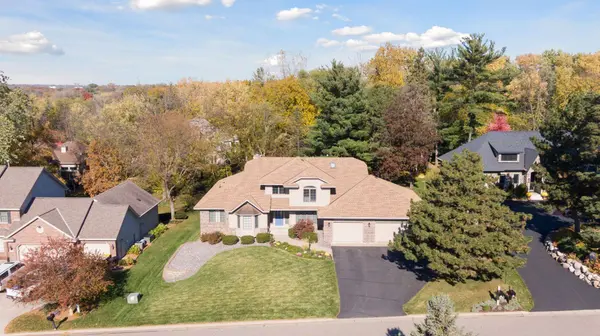 703 Wesley LN, Mendota Heights, MN 55118
