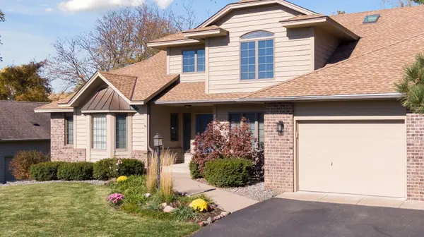 703 Wesley LN, Mendota Heights, MN 55118