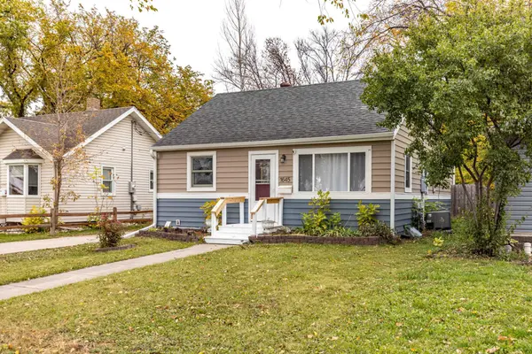1645 Broadway N, Fargo, ND 58102
