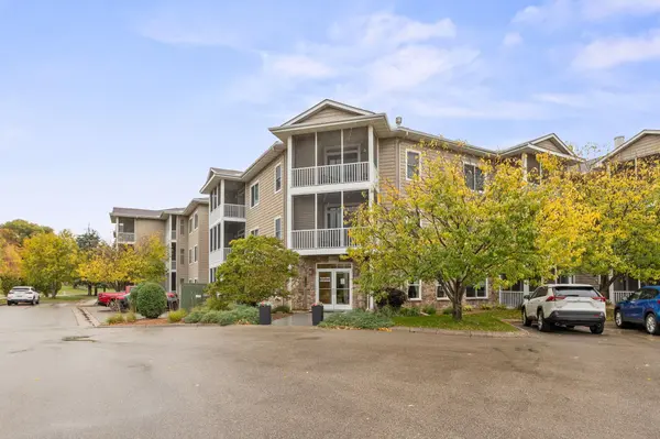 110696 Village RD #219, Chaska, MN 55318