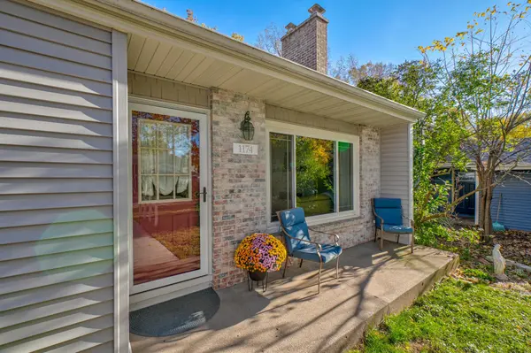 1174 Benton WAY, Arden Hills, MN 55112