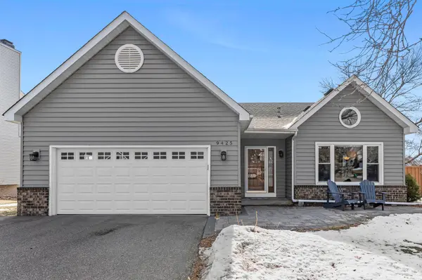 9425 Barrington RD,  Woodbury,  MN 55125