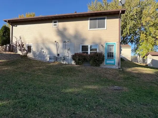 1200 Crestview RD, Albert Lea, MN 56007
