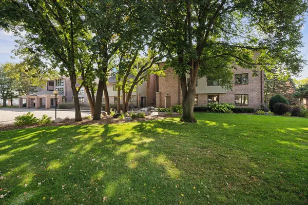 5501 Village DR #203, Edina, MN 55439