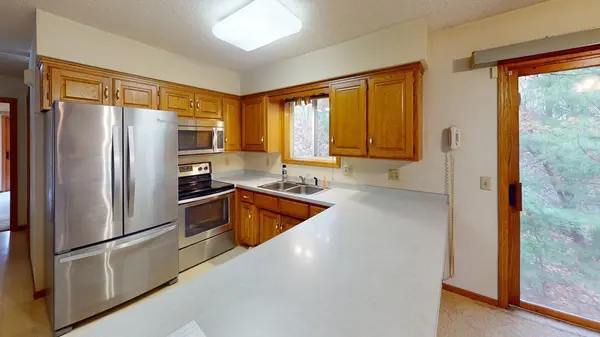 2775 283rd AVE NW, Isanti, MN 55040