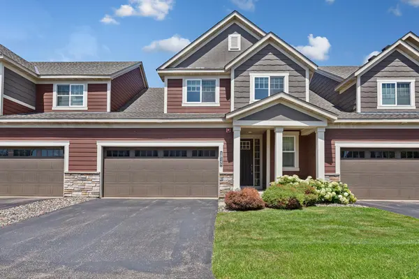 18145 Glassfern LN, Lakeville, MN 55044