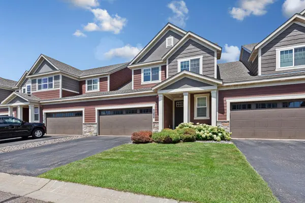 18145 Glassfern LN, Lakeville, MN 55044