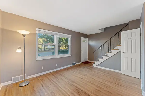 2046 Montreal AVE, Saint Paul, MN 55116