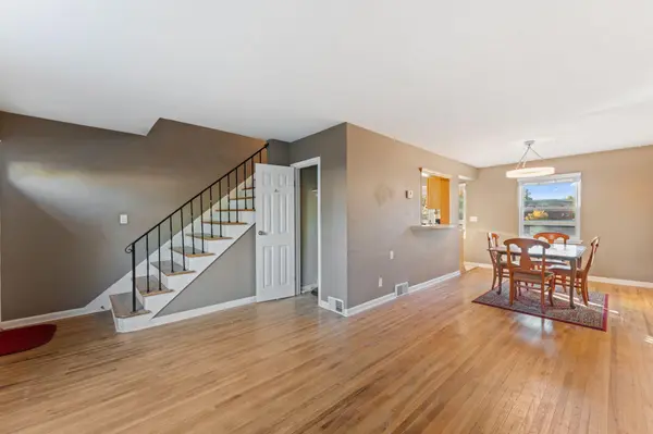 2046 Montreal AVE, Saint Paul, MN 55116