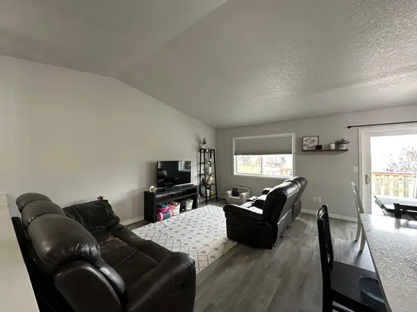 2103 52nd ST S, Fargo, ND 58103