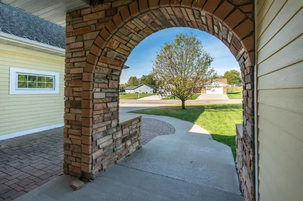 825 5th ST SE, Pelican Rapids, MN 56572