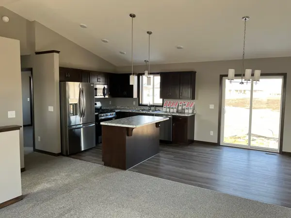 112 Woolgrass WAY, Avon, MN 56310