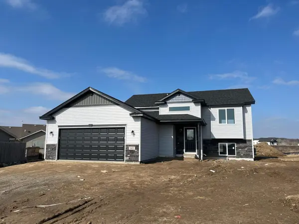 112 Woolgrass WAY, Avon, MN 56310