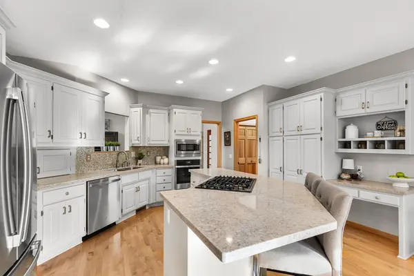 7004 Howard LN, Eden Prairie, MN 55346