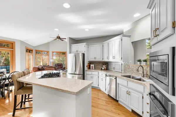 7004 Howard LN, Eden Prairie, MN 55346