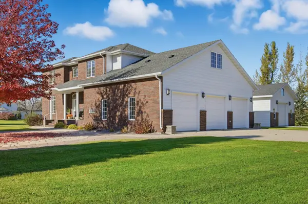 215 51st AVE E, West Fargo, ND 58078