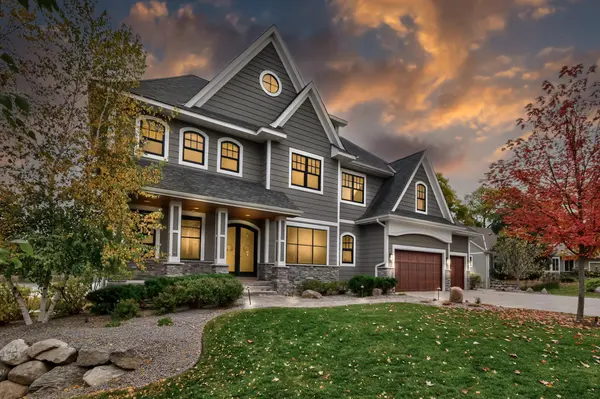 525 Smithtown CT, Excelsior, MN 55331