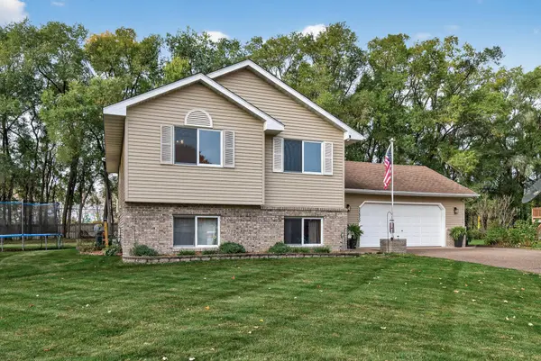 25850 Finch CT, Wyoming, MN 55092