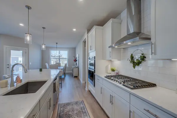 7582 Oak Hill RD, Woodbury, MN 55129