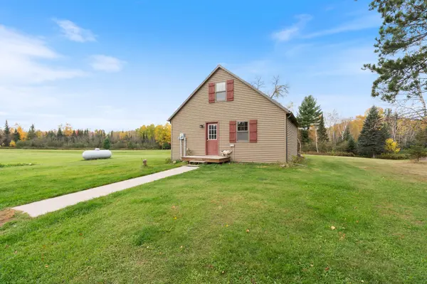4202 E Zachau RD, Superior, WI 54880