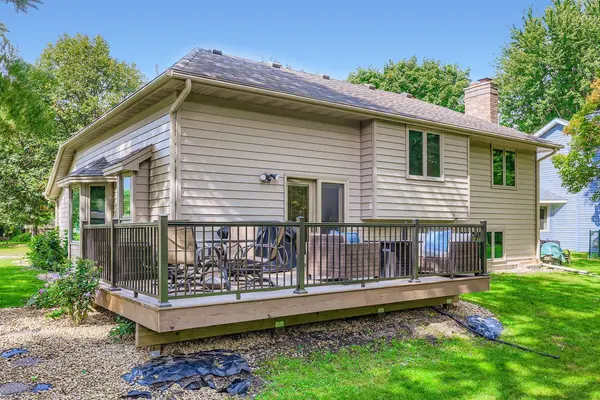 3000 Ontario RD, Little Canada, MN 55117