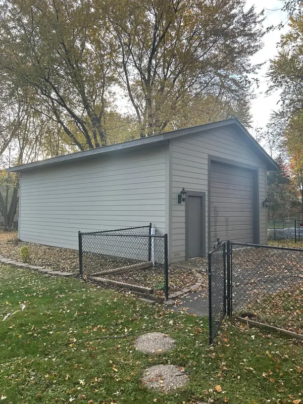 820 Hallam AVE N, Mahtomedi, MN 55115