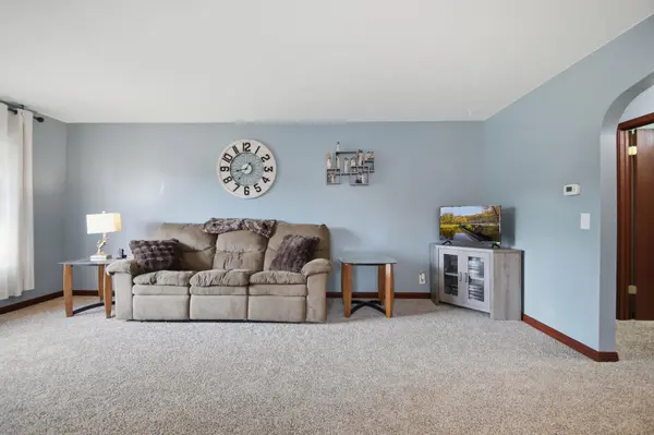 818 Lincoln AVE, Owatonna, MN 55060