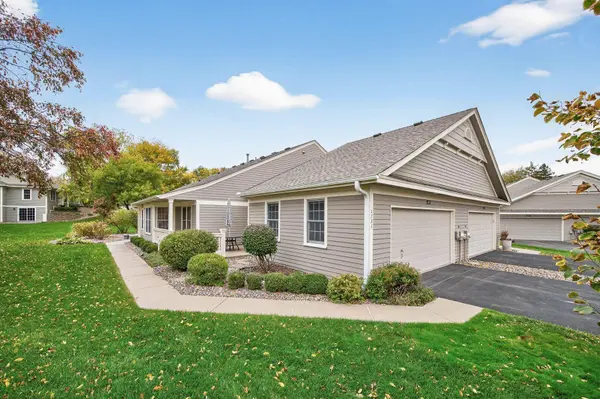 1731 Donegal DR, Woodbury, MN 55125