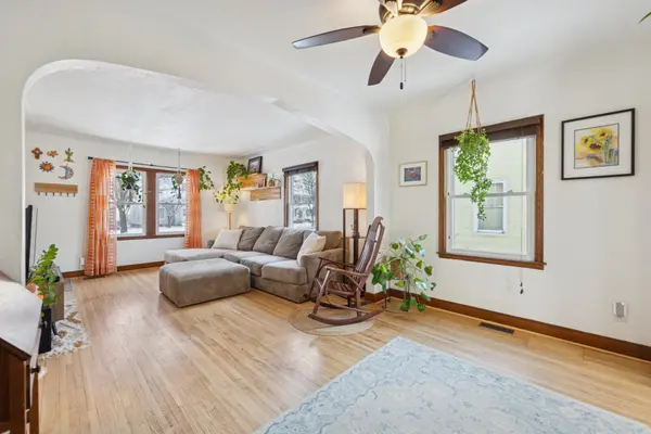 3925 Perry AVE N, Robbinsdale, MN 55422