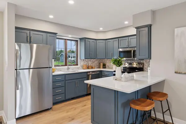 705 Highland DR, New Prague, MN 56071