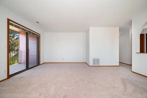 8013 Xerxes AVE S #B206, Bloomington, MN 55431